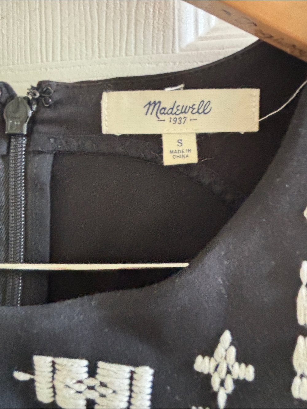 Madewell Black Sleeveless with Embroidered Pattern Camisole - Picture 2 of 5